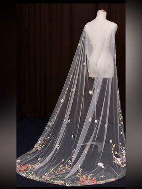 New/Never used! Embroidered Sheer Ivory Tulle Cathedral Floral Wedding Cape Veil